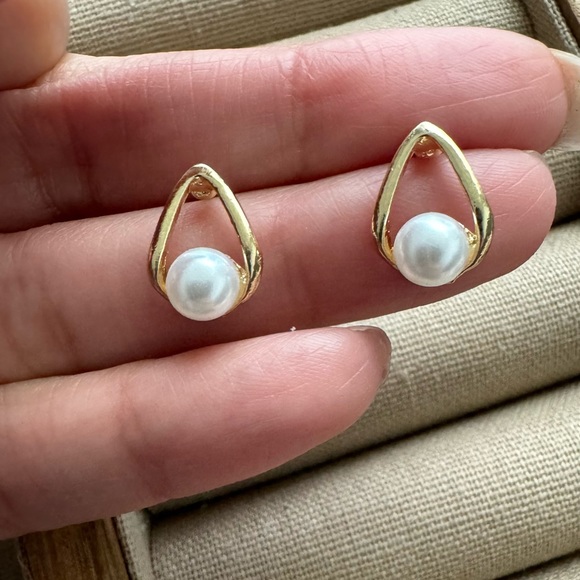 3 for $40 Pearl Vintage Style  Earrings - Picture 2 of 2